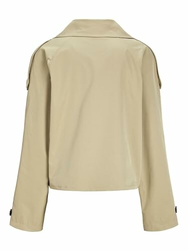 Vista trasera de una chaqueta beige.