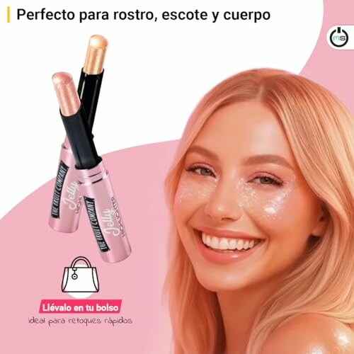 Mujer con maquillaje brillante y barras de iluminador.