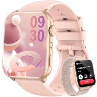 Reloj inteligente rosa con pantalla digital y banda adicional.